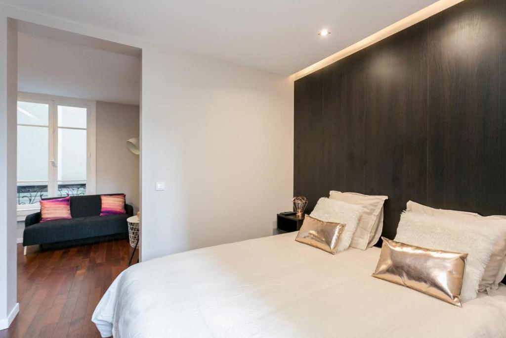 Modernized Studio - Meters From The Invalides Gardens Apartment Paris Exterior photo