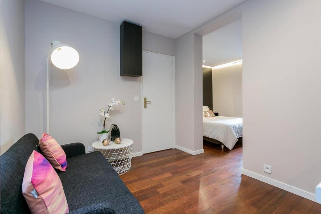 Modernized Studio - Meters From The Invalides Gardens Apartment Paris Exterior photo