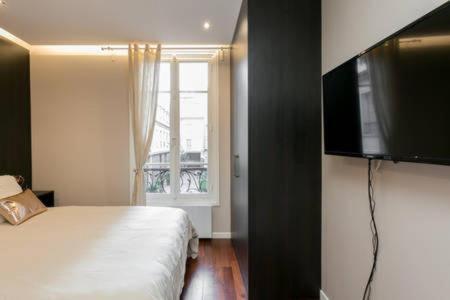 Modernized Studio - Meters From The Invalides Gardens Apartment Paris Exterior photo