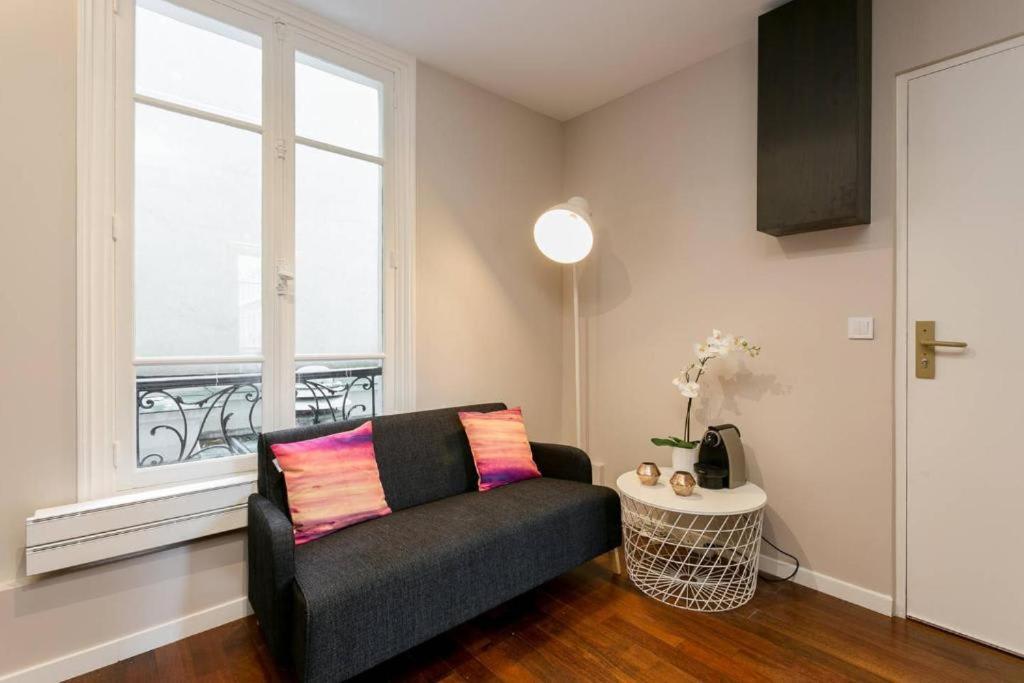 Modernized Studio - Meters From The Invalides Gardens Apartment Paris Exterior photo